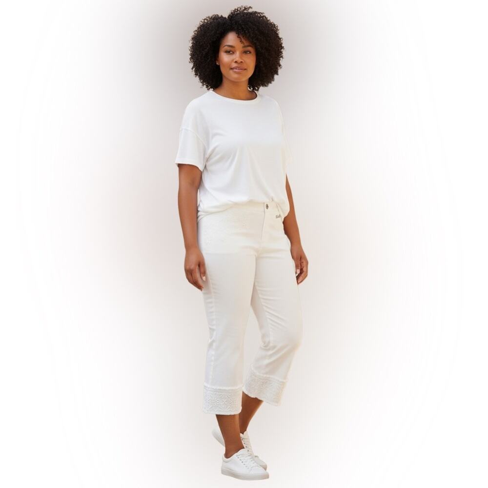 John Mark Chic Elegant White Cropped Embroidered Pants Size 18W